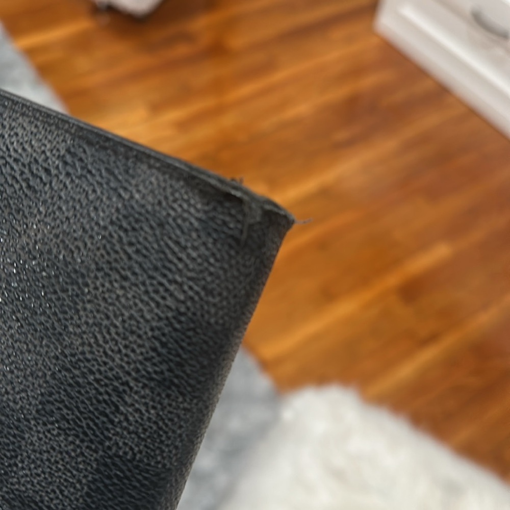 Louis Vuitton Men’s Wallet - Picture 4 of 4